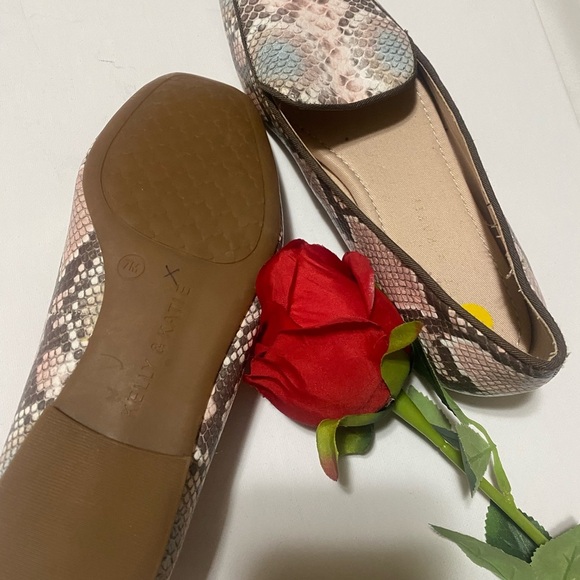 zapato KELLY & KATIE size 7M - Picture 4 of 9